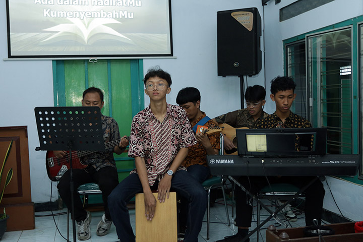 galeri, Ibadah Variatif Nuansa Muda, gereja kristen jawa, gkj, gkj baki, gereja kristen jawa baki, baki, sukoharjo, gkj klasis sukoharjo, klasis sukoharjo, klasis, sinode gkj, sinode 